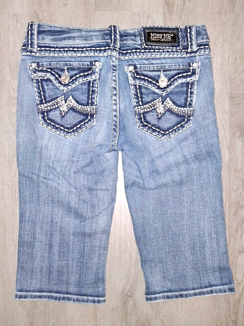 Miss Me Irene Bermuda Jean Shorts Size 30 Western Cowgirl Rhinestone Embroidered